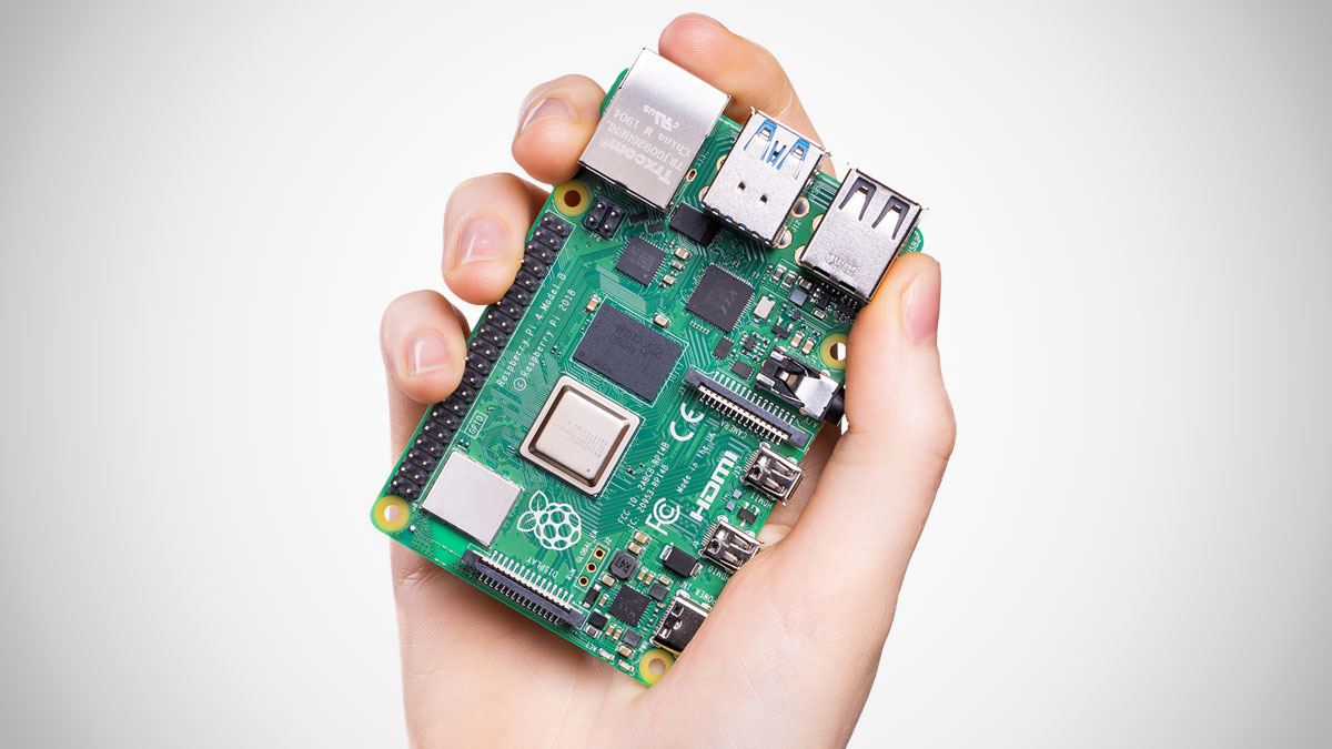 Raspberyy Pi in der Hand