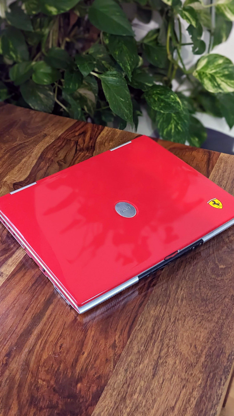 Der Ferrari Laptop wird ein zweites Mal für einen guten Zweck versteigert
